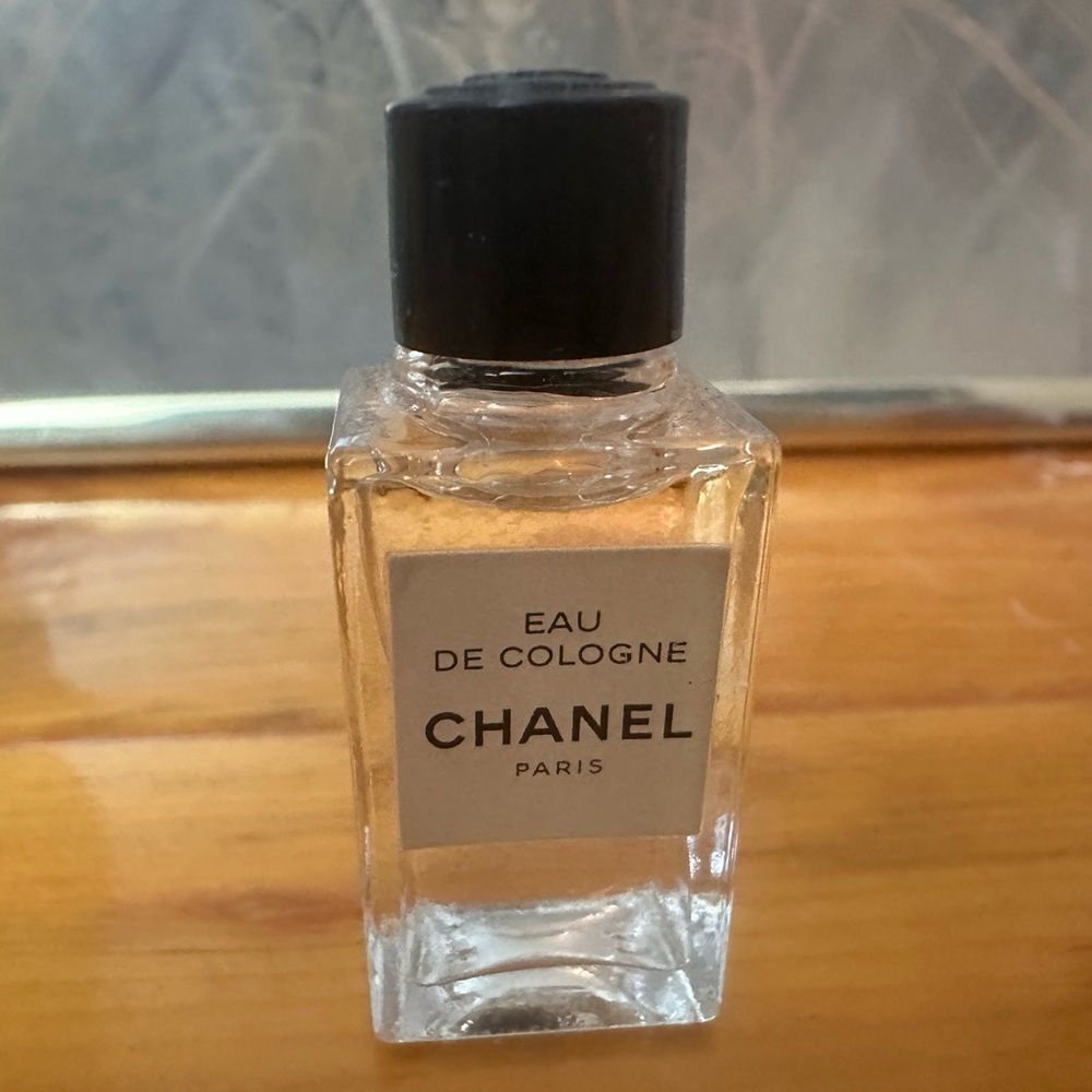 Chanel mini perfume - Picture 2 of 3